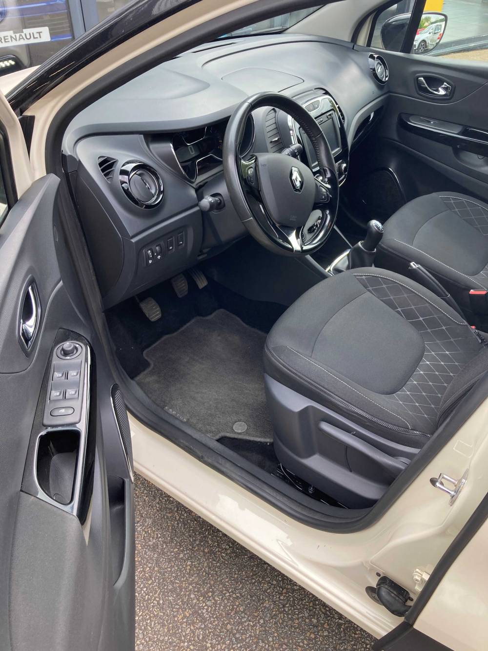 Captur beige 7