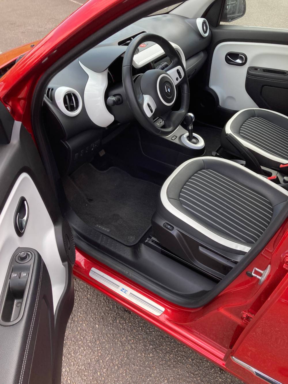 Twingo elec rouge 7