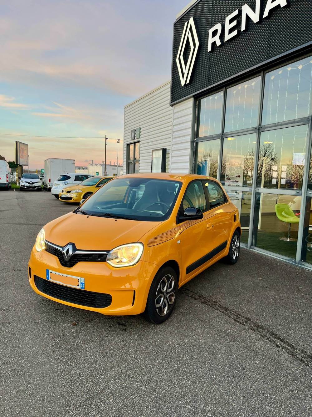 Twingo sce 65 jaune 3_3_11zon