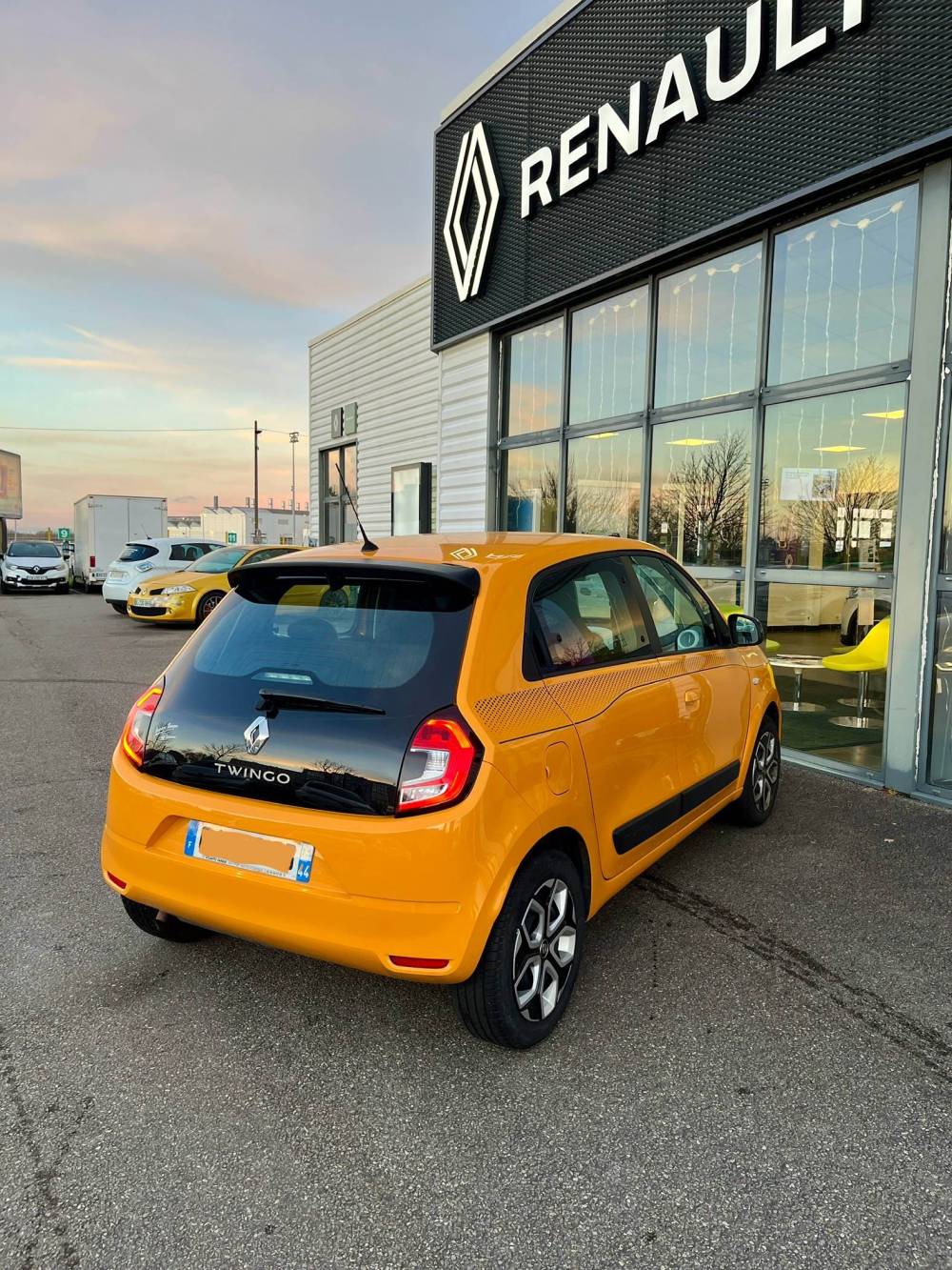 Twingo sce 65 jaune 4_4_11zon