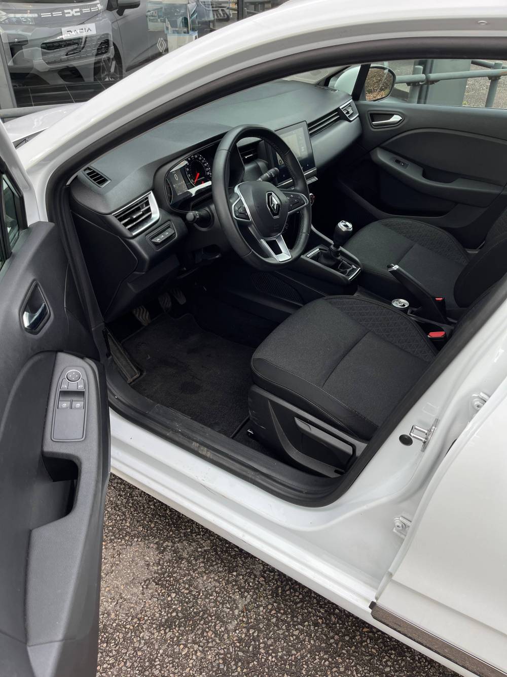 Clio TCE 90 Blanche 2022 7_6_11zon