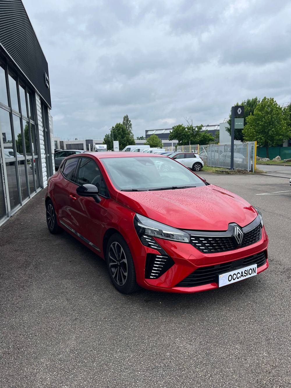 Clio Hybr Rent Rouge 3_3_11zon