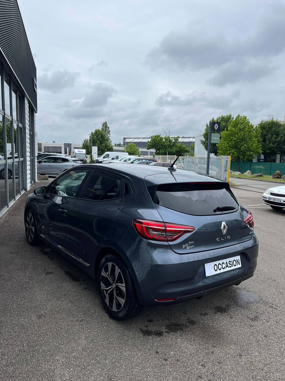 Clio Hybr Rent Grise 3_3_11zon