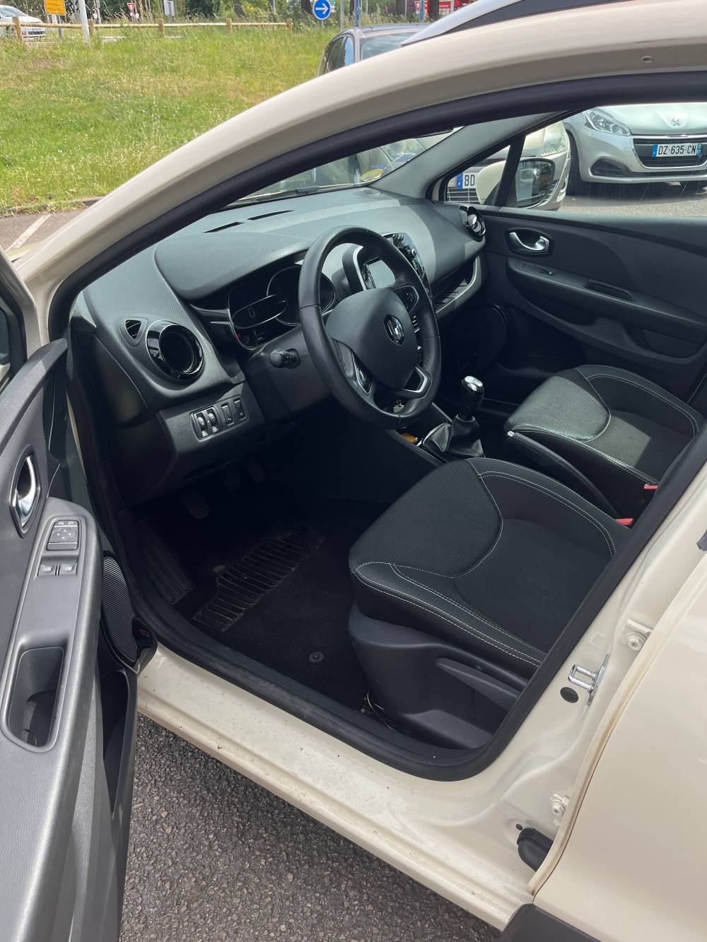 Clio 4 Estate 7_7_11zon
